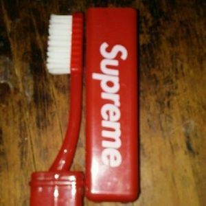 Supreme toothbrush